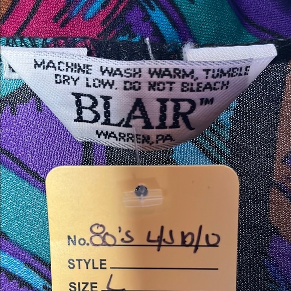 Blair Vibrant Geometric Top - Picture 2 of 4